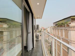 Modern Apartment in Westlake