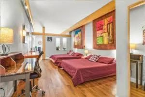 Charming Condo - European Vibe - Painters Hill