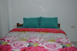 Labuan Bajo Mahoni Guesthouse