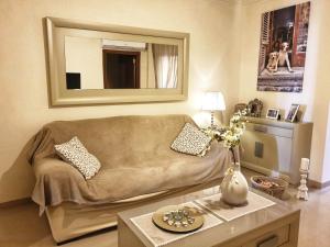 2 Bedroom Apartment Close to Centre & Seafront