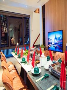 Chuỗi Villa 7 Ngủ Beverly Hill - Bãi Cháy - Bể bơi vô cục