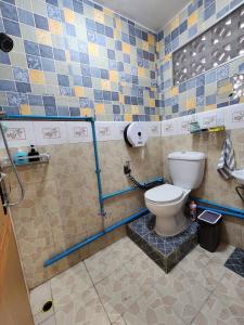 211 Olan Place Spacious Studio with free Wi-Fi