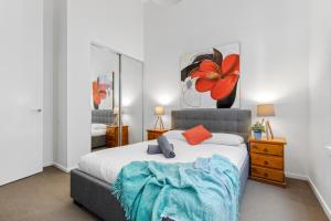 Complete Host Degraves St Apartments