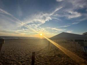 Amplio PH con club de playa privado