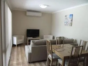 Little Sanctuary Your Perfect Getaway, A Short Stroll to Palm Beach - Sanctuary Point