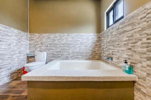 Biệt thự Hướng vườn (Villa Garden View)