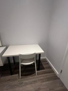 Spencer bridge Rooms by AFL