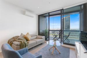 Complete Host Collins St Apartments