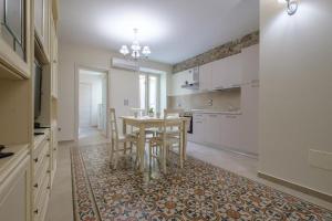 le antiche mura -casa con giardino