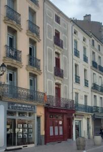Appartements Le Carnot, Wi-Fi Netflix gratuit et elegance au coeur de Beziers : photos des chambres