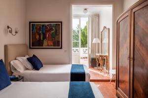 Quadruple Room with Terrace room in Hotel Medium Romantic