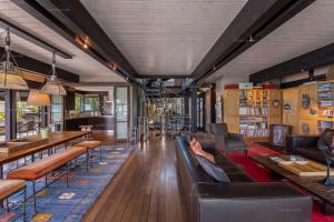 Villas Lac d'Annecy villa d'exception avec acces au lac : Villa Hollywood : photos des chambres