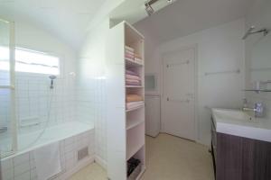 Savoielac - Lac dAnnecy - Sévrier - Bord de lac : Villa Poisson Rouge