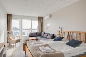 Quadruple Room with Sea View room in Kaj 4 Hotell & Restaurang