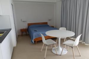 Studio with Spa Bath