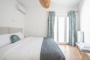 Kastelas Harbor Retreat with Jacuzzi