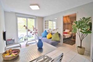 Appartements *T2*Vue Garonne*Piscine*Garage* : photos des chambres