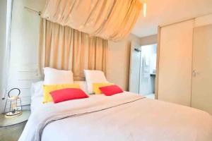 Appartements *T2*Vue Garonne*Piscine*Garage* : photos des chambres
