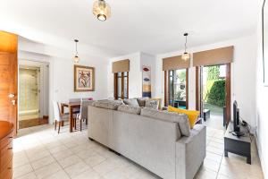 2 bedroom Apartment Kalypso with private garden, Aphrodite Hills Resort