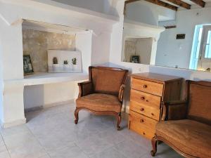 Gitonia Residence - Islanders Home Collection