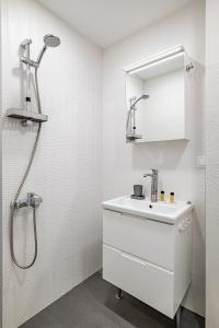 Peaceful Apartment with FREE Parking