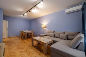 Peaceful Apartment with FREE Parking