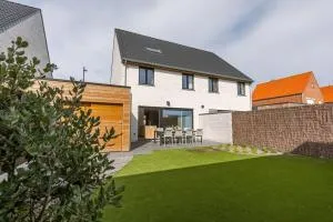 Huswell - Holiday home with sunny garden for up to 10 guests - Klemskerke