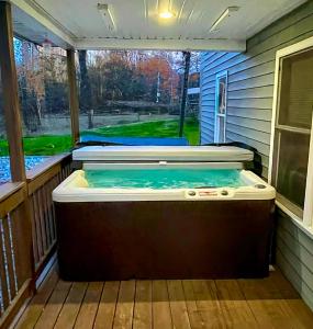 Escape to NY Finger Lakes Wine Country Just 20 Minutes From Ithaca