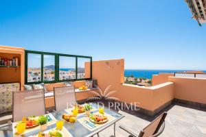 Sea Views and Heated Pool in Golf del Sur TLP512