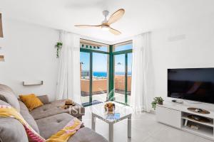 Sea Views and Heated Pool in Golf del Sur TLP512