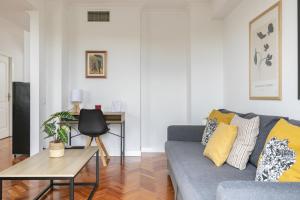 Piso luminoso con balcones frente Parque Retiro