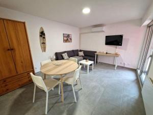 Appartements Rez-de-jardin sous pins et plage : photos des chambres