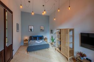 Liszt Modern Chic Apartment