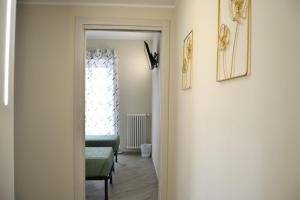 Green and Blue Apartment - Metro C