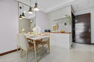 Sepia By Kozystay - Kebon Jeruk