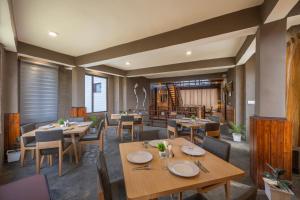 Hotel Wood Winds - A Best Valley View Hotel