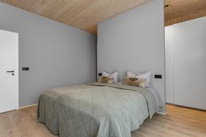 Luxury Golden Circle Villa