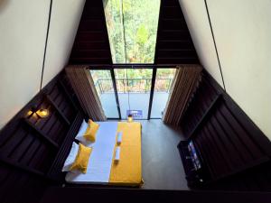 Eco Knuckles Holiday Lodge
