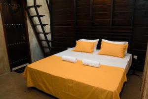 Eco Knuckles Holiday Lodge