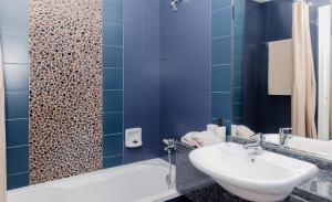 Prime Spacious 2 BR Apt, Burj Khalifa & Canal View - Scala Tower