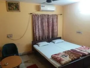 GOLDEN PALACE LODGE - Phalta