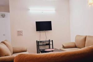 Hostmystay-2bhk wt Terrace! Gk1