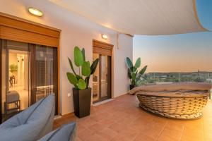 Family Villa Ismini with Private Pool & Stunning Views, near Rethymno and the Beach