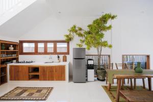 Canggu Central Escape - Quiet 3BR Villa with Pool 5 mins to Beach