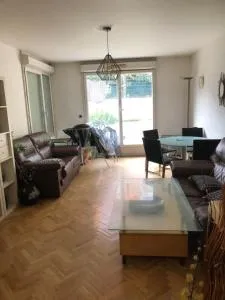 BEL ET SPACIEUX APPARTEMENT AVEC TERRASSES ET JARDINS EN RDC / COUR PROCHE RER B ET TRAM BANLIEUE PARIS SUD - 安东尼