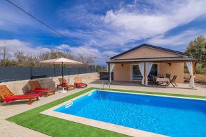 Kuća za odmor ASLAN s bazenom