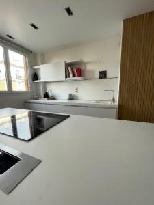 Stylish modern large 2 Bedrooms 5 min close to Paris