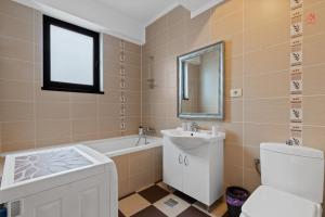 Baneasa Lake Large and Cozy Apartment