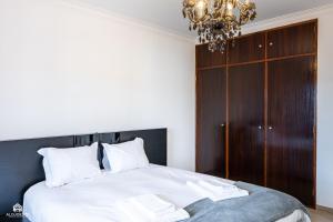 Villa Mosca - 4 Bedrooms & BBQ, Santa Cruz