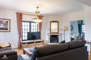 Villa Mosca - 4 Bedrooms & BBQ, Santa Cruz